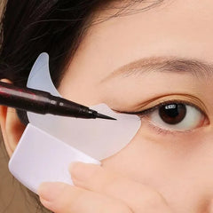Multi-Functional Eyeliner & Lip Stencil